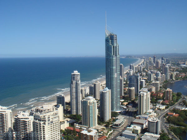 beach view of surfers paradies day h.JPG