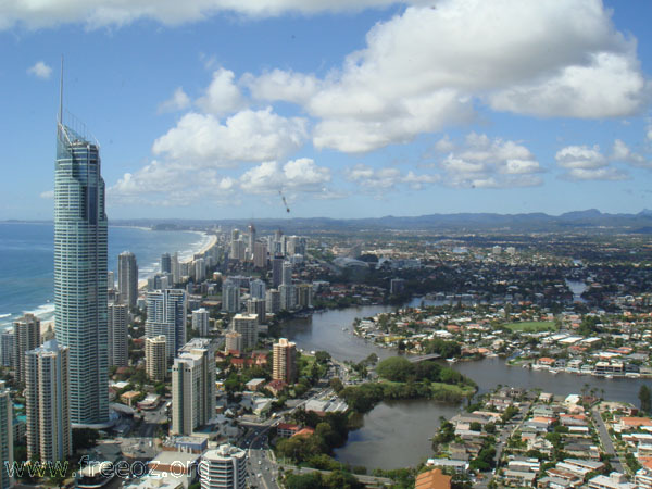 city view of surfers paradies a h.JPG