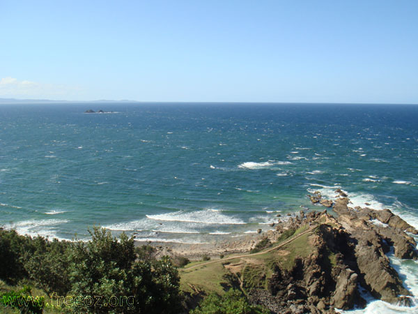 track to the ocean from cape byron lighthouse h.JPG