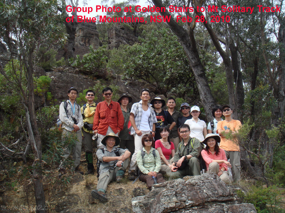 Group Photo at Golden Stairs to Mt Solitary Track of Blue Mountains Feb 28 2010 H.JPG
